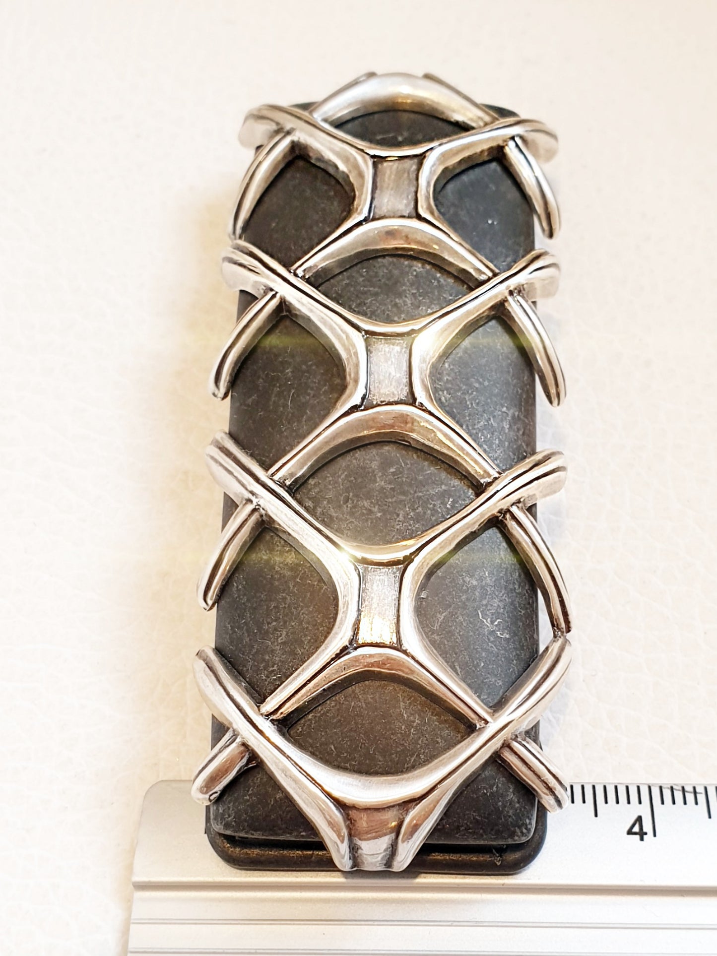 Gürtelschnalle für 2,5 cm Gürtel in schwarz mit silberfarbenen Ornamenten