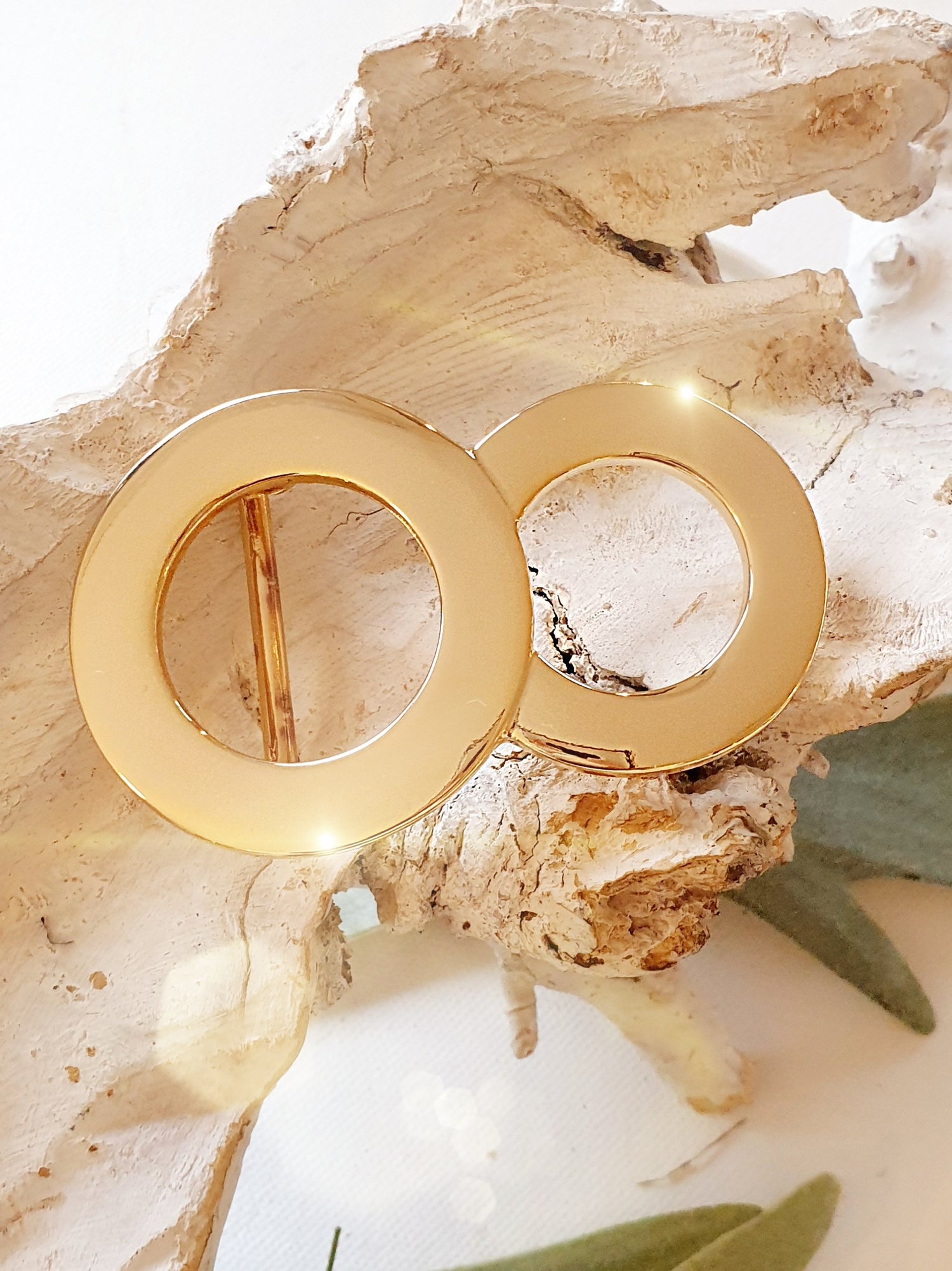guertelschnalle-kreise-gold-glaenzend-1
