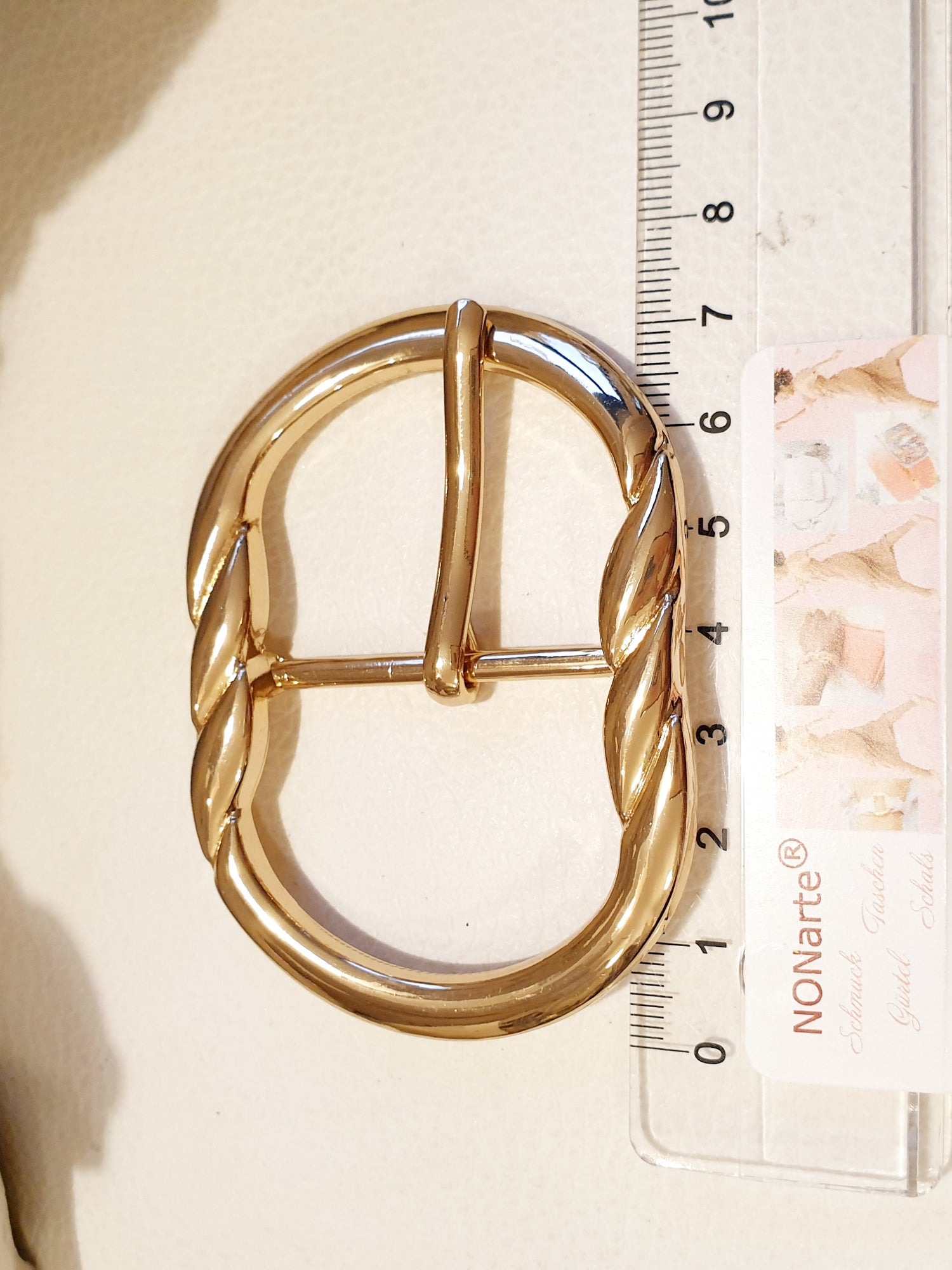Elegante Gürtelschnalle in Gold