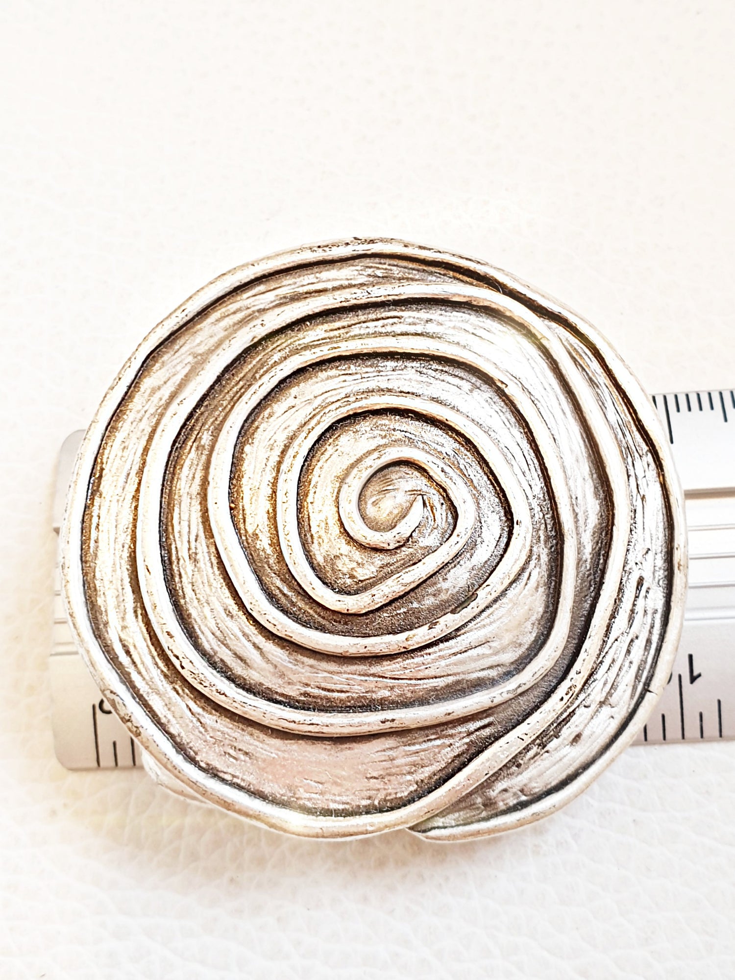 Gürtelschnalle Spirale Silber