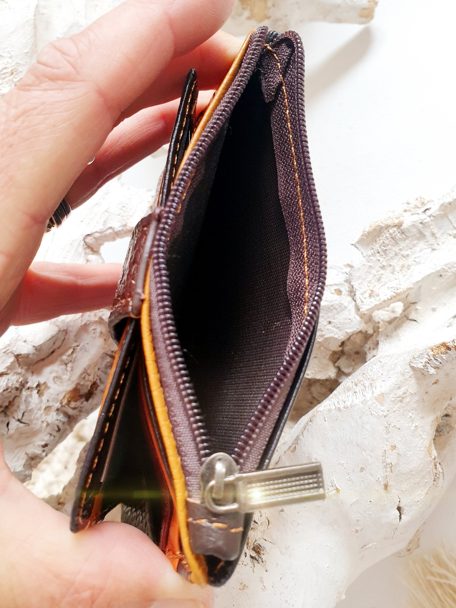 Kreditkartenetui mit Münzfach aus Leder in Cognac Braun