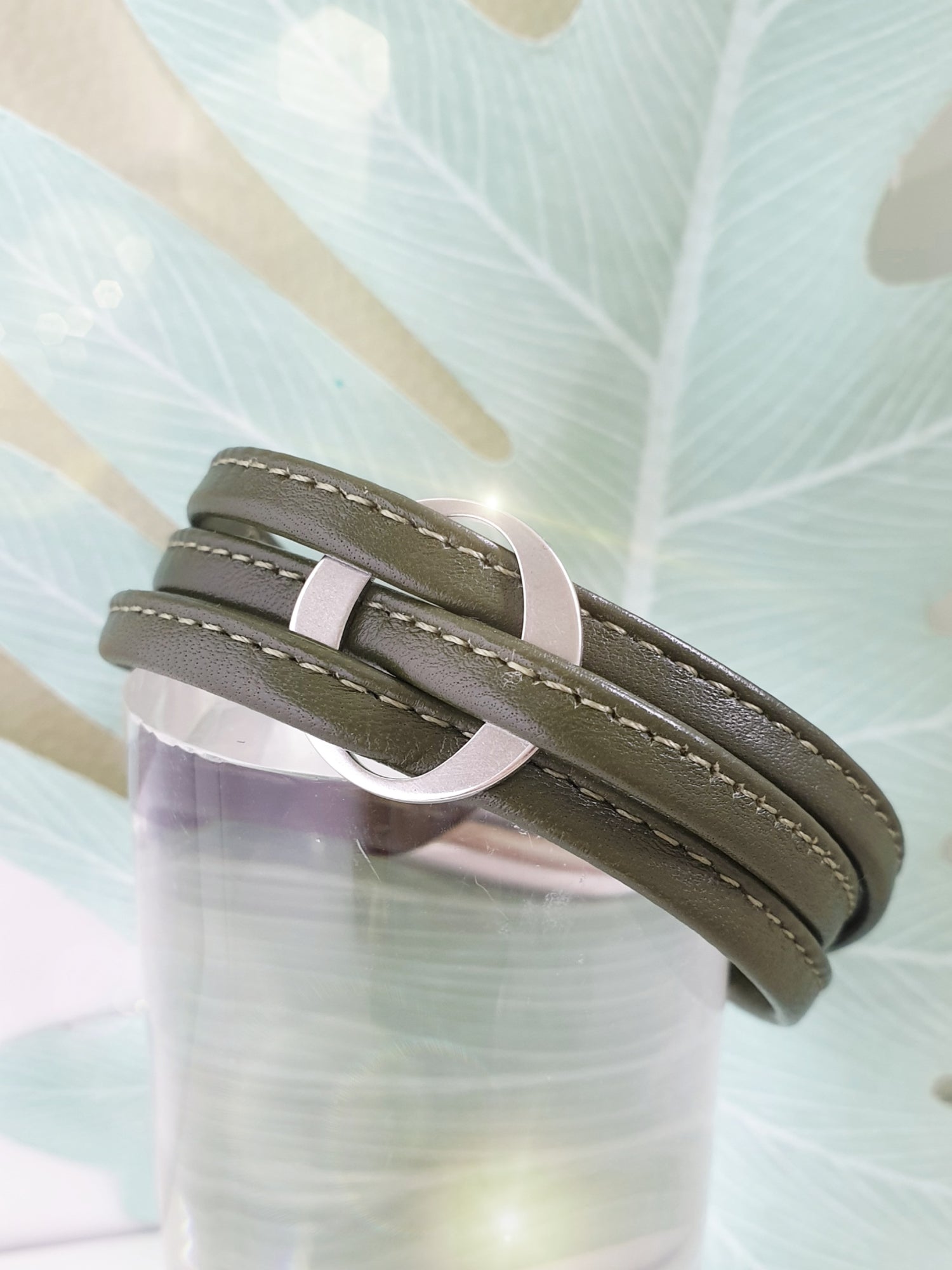 Lederarmband dreifach in Oliv Grün