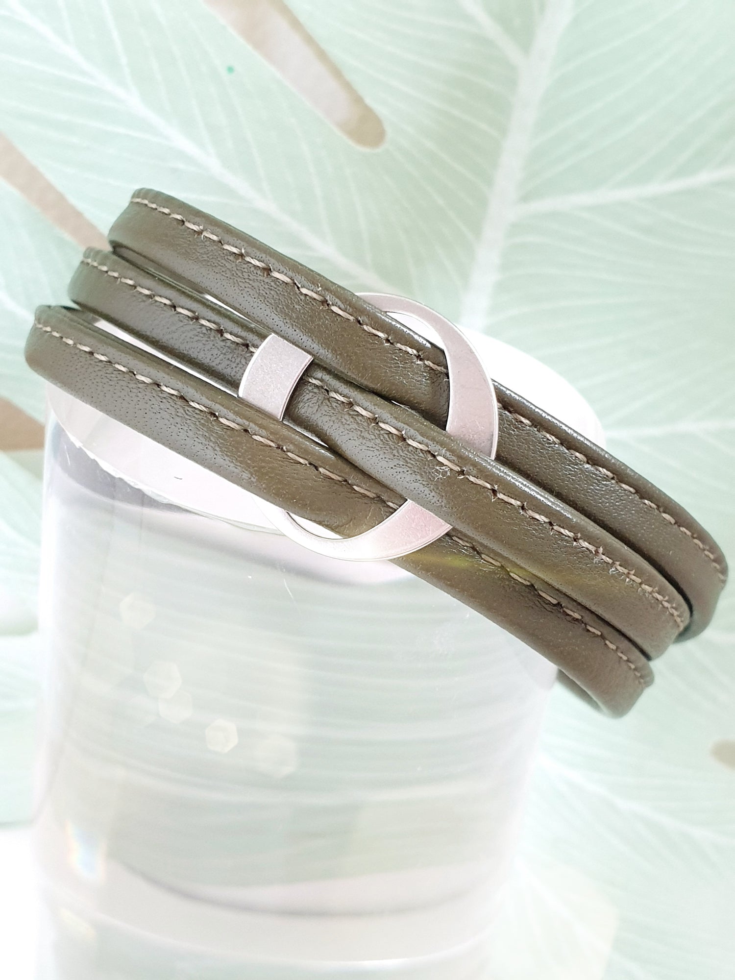 Lederarmband dreifach in Oliv Grün