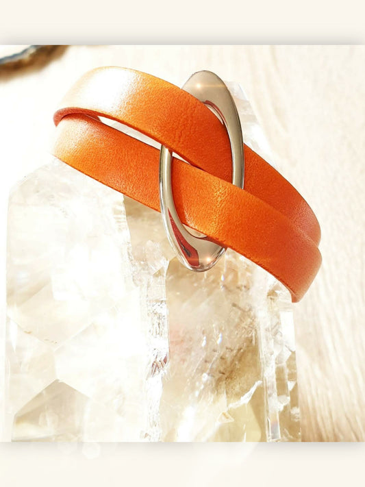 Lederarmband aus festem Büffelleder in Orange Silber