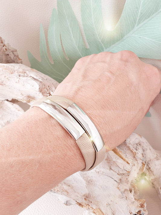 Lederarmband doppelt in Helltaupe mit Edelstahlelementen  