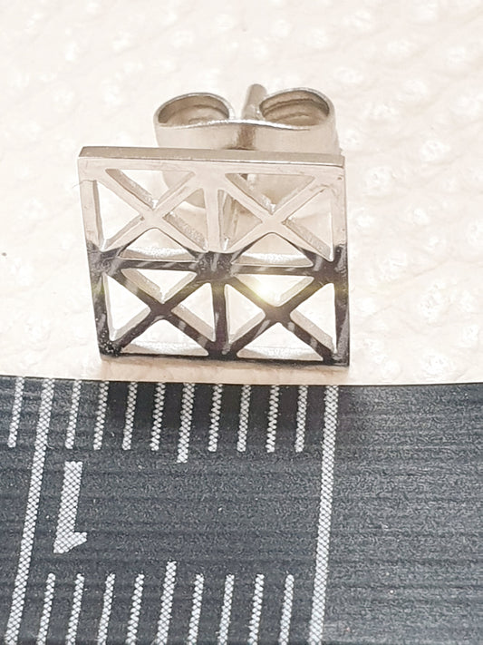Ohrstecker quadratisch mit Muster in Silber