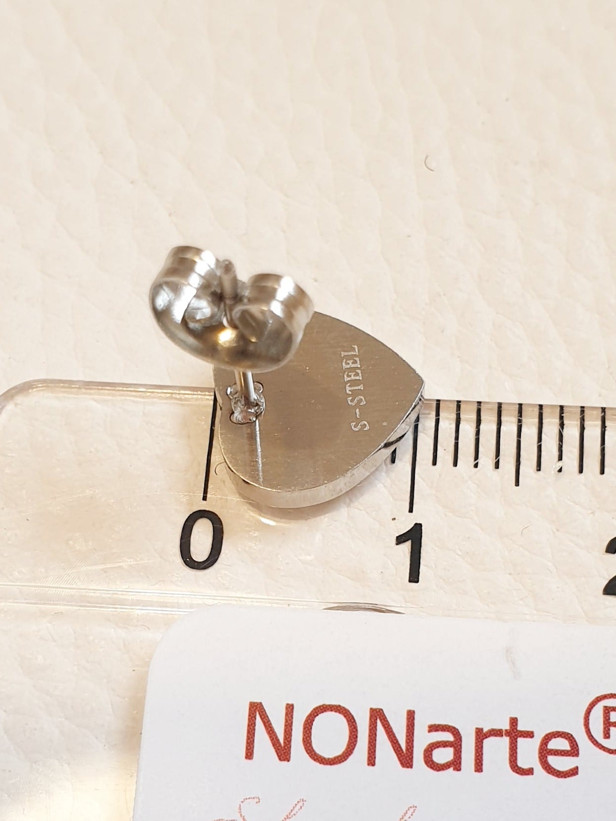 Ohrstecker in Herzform mit Perlmutt aus Edelstahl