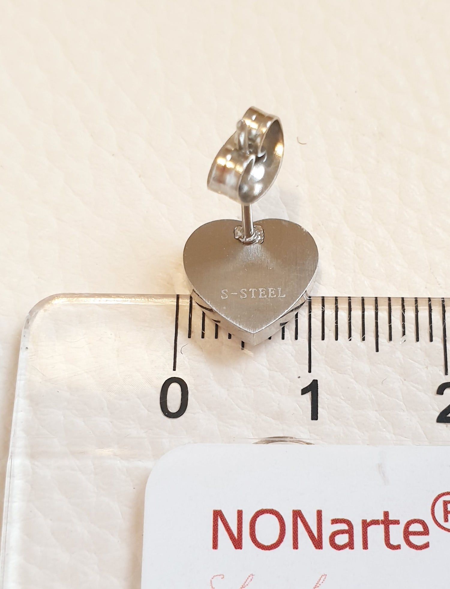 Ohrstecker in Herzform mit Perlmutt aus Edelstahl