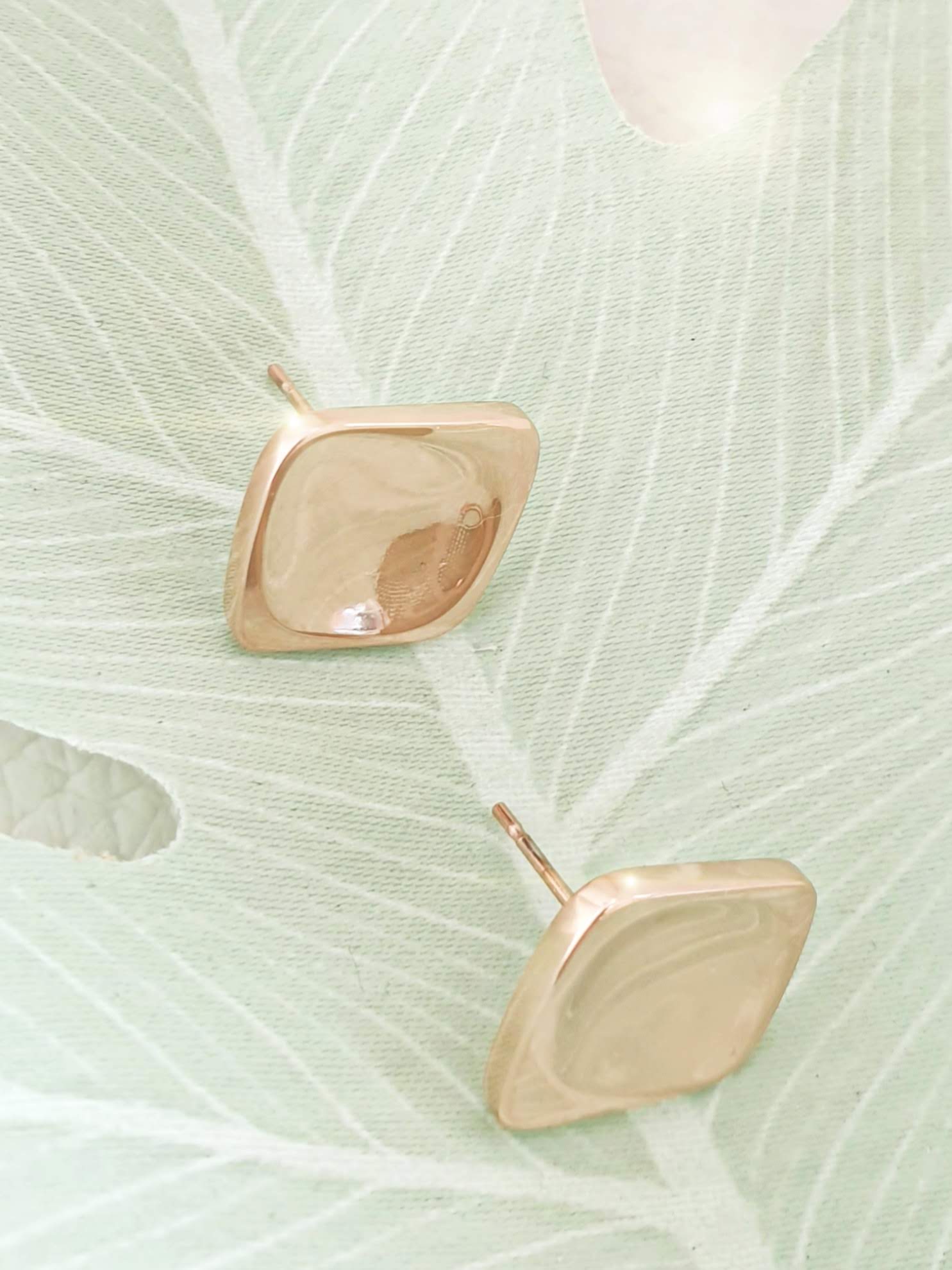 Ohrstecker Quadrat in Roségold