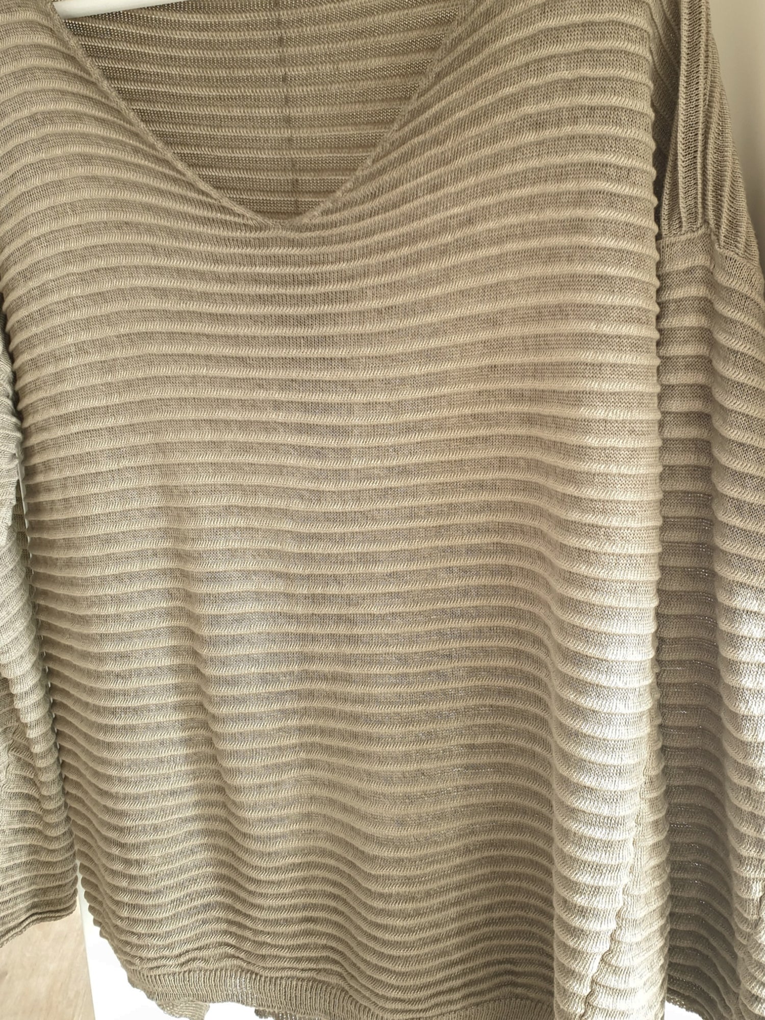 Pullover aus Feinstrick mit Rippen in Olive taupe