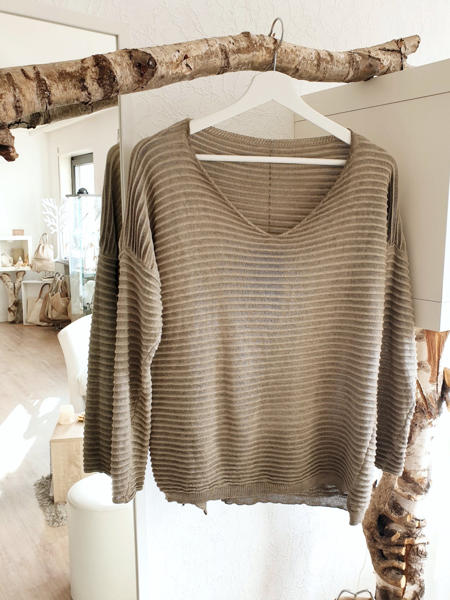 Pullover aus Feinstrick mit Rippen in Olive taupe