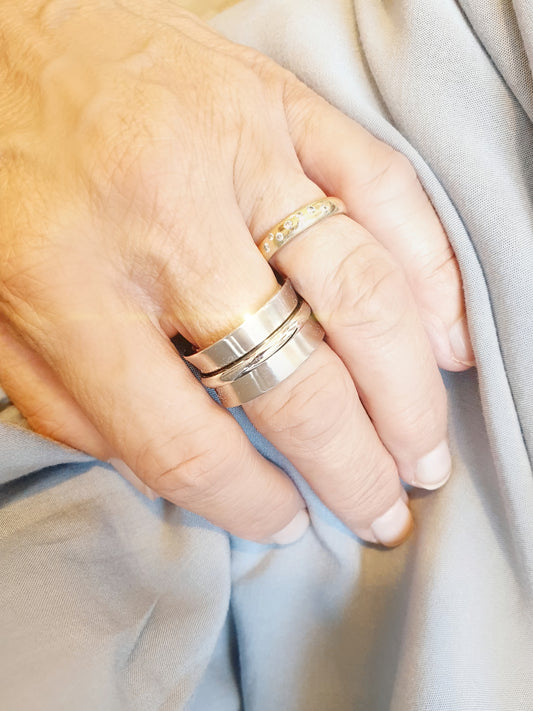 Breiter Edelstahlring matt mit glänzendem Spiel Ring