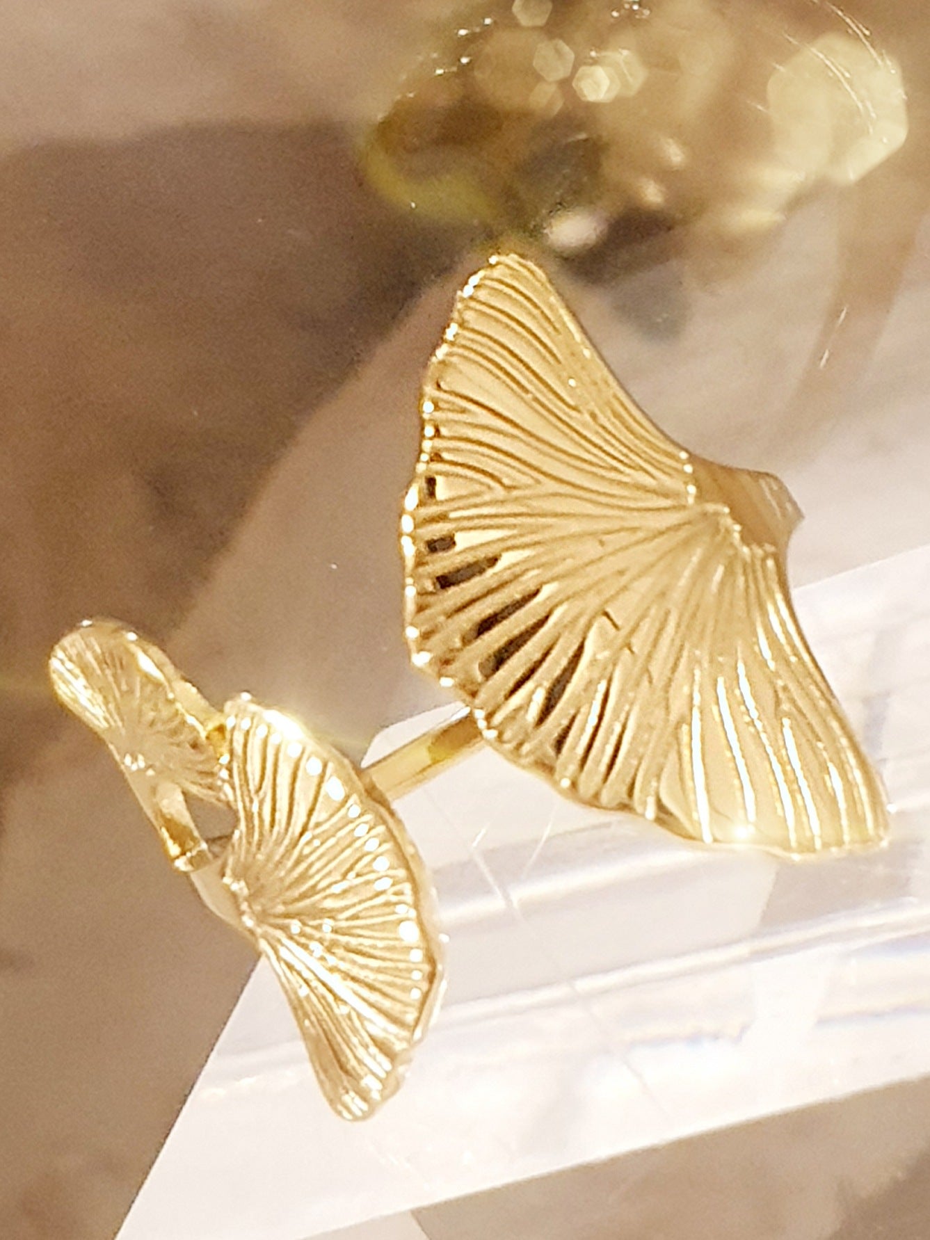 Edelstahl-Ring in Gold mit Ginko Blatt