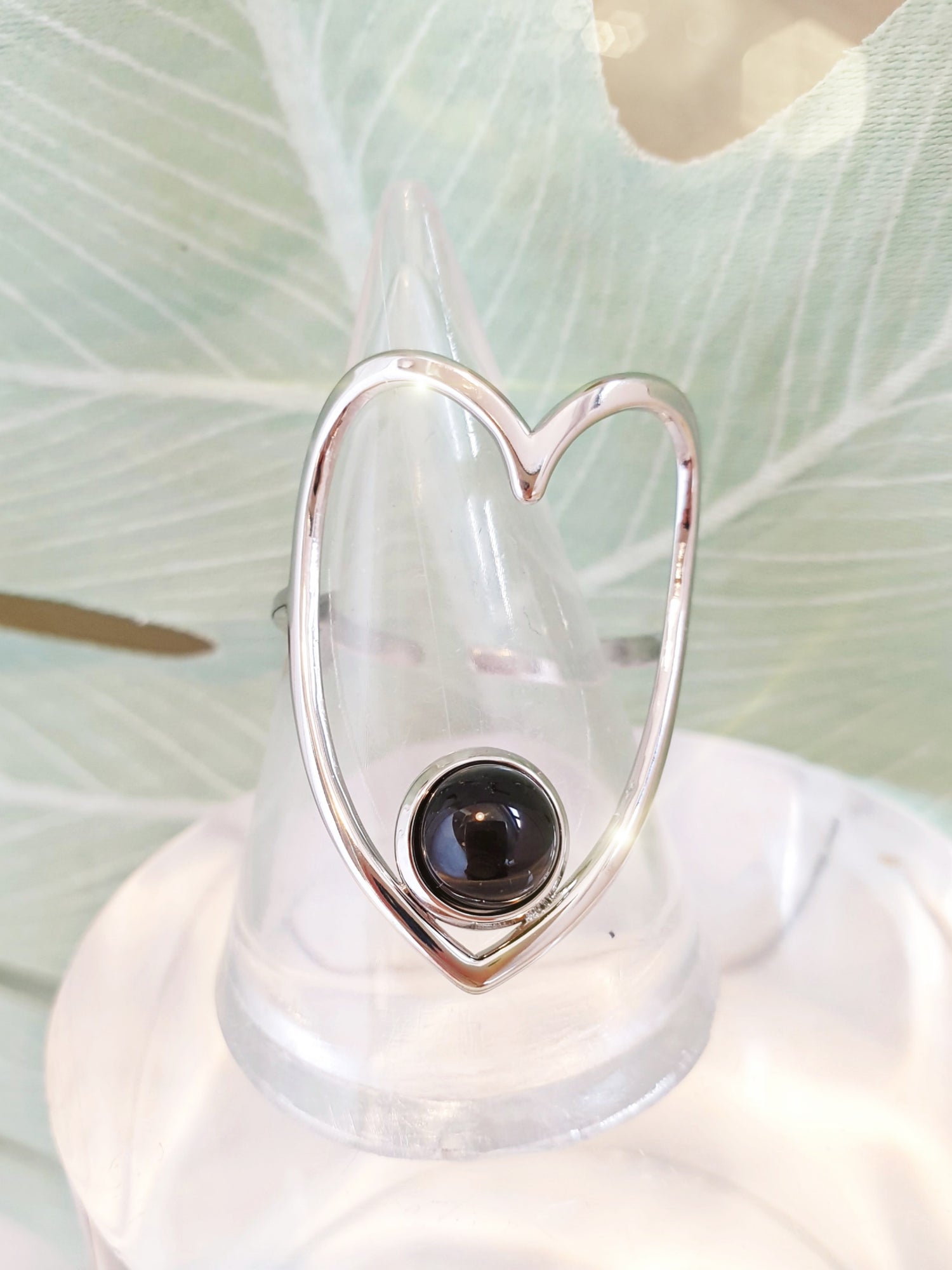 Edelstahl-Ring mit Herz und schwarzem Stein