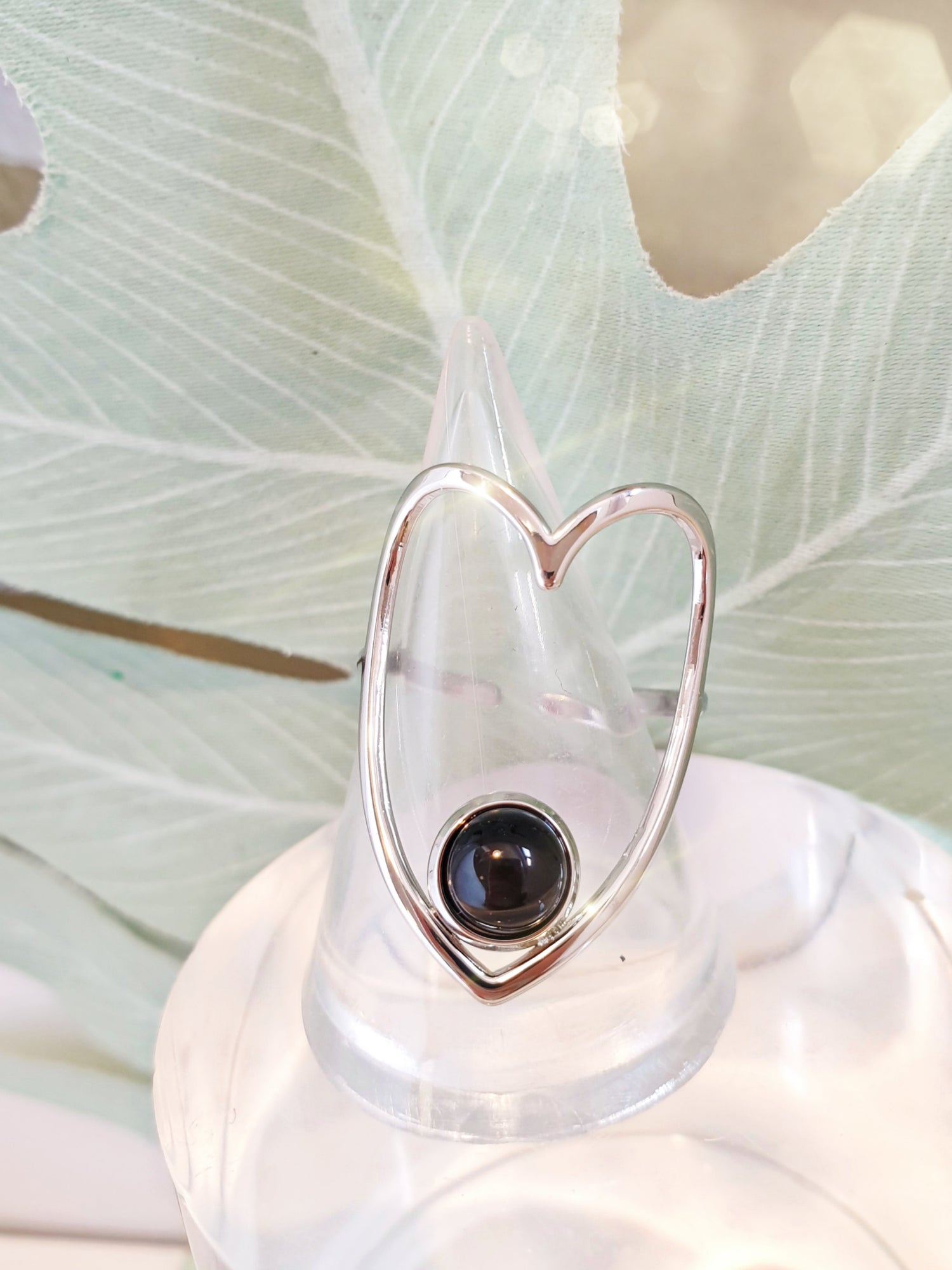 Edelstahl-Ring mit Herz und schwarzem Stein