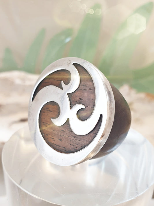 Holzring mit Sterlingsilber Auflage