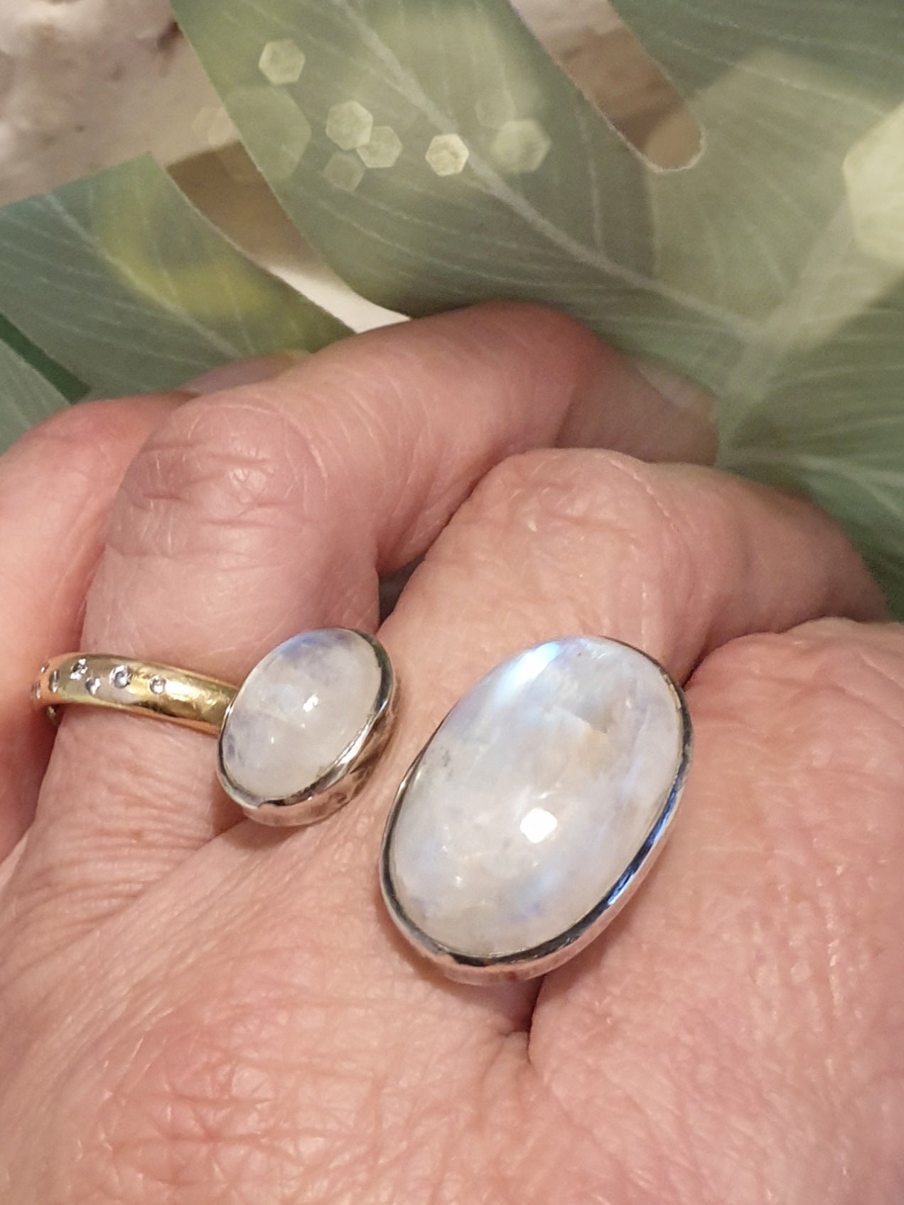 Sterlingsilber Ring oben offen mit 2 Mondsteinen