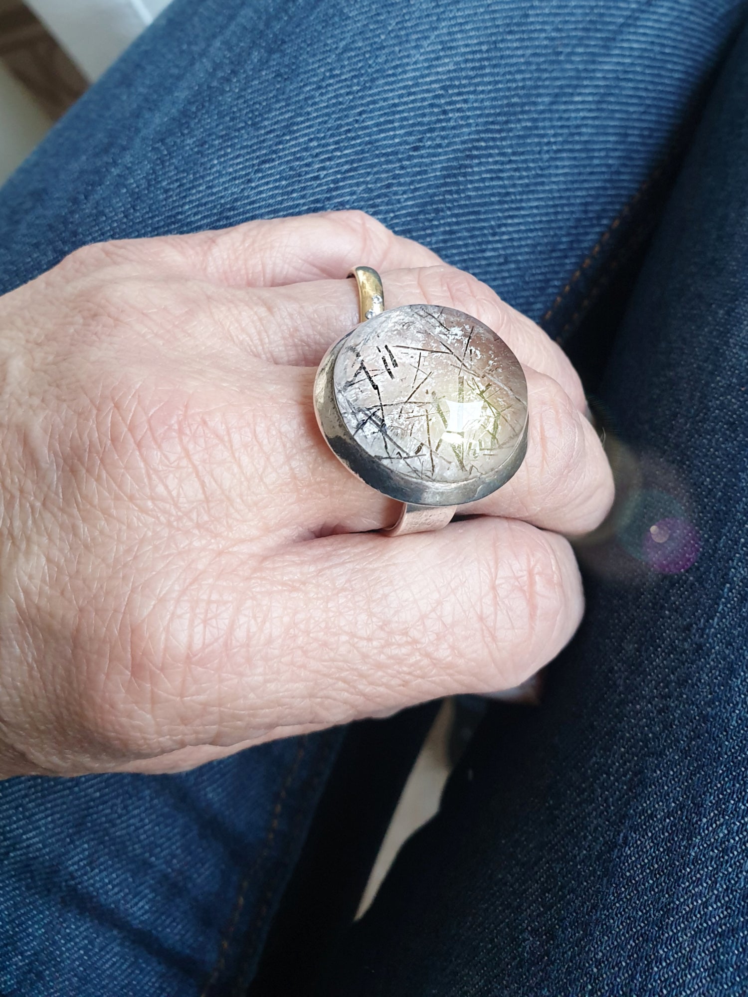 Sterlingsilberring mit großem Stein aus Turmalinquarz