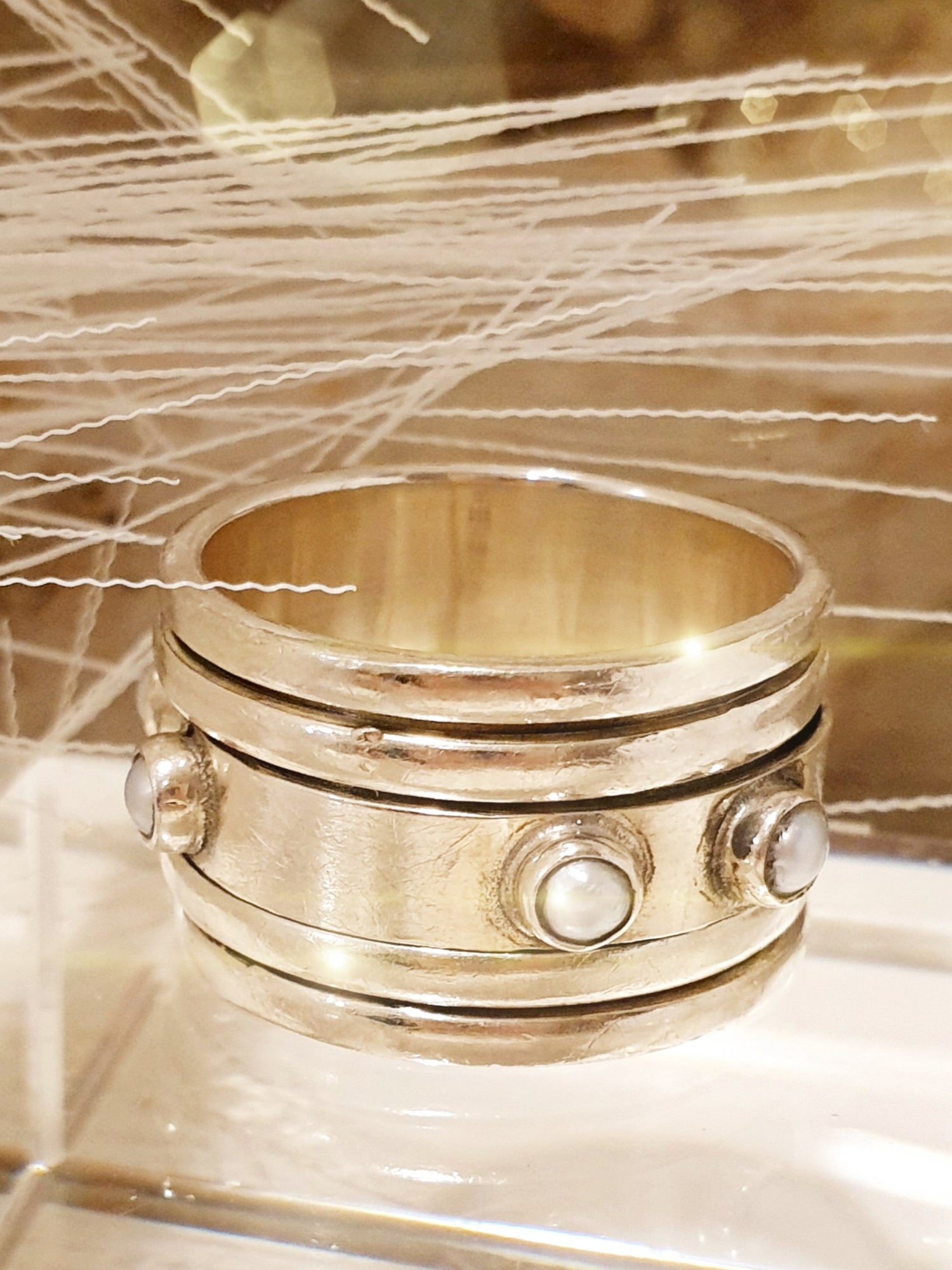 Beweglicher Sterlingsilber Ring mit kleinen Süßwasserperlen