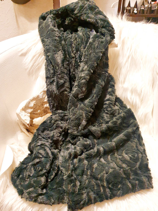 Schal/ Stola aus Kunstfell mit Taschen in Dunkelgrün