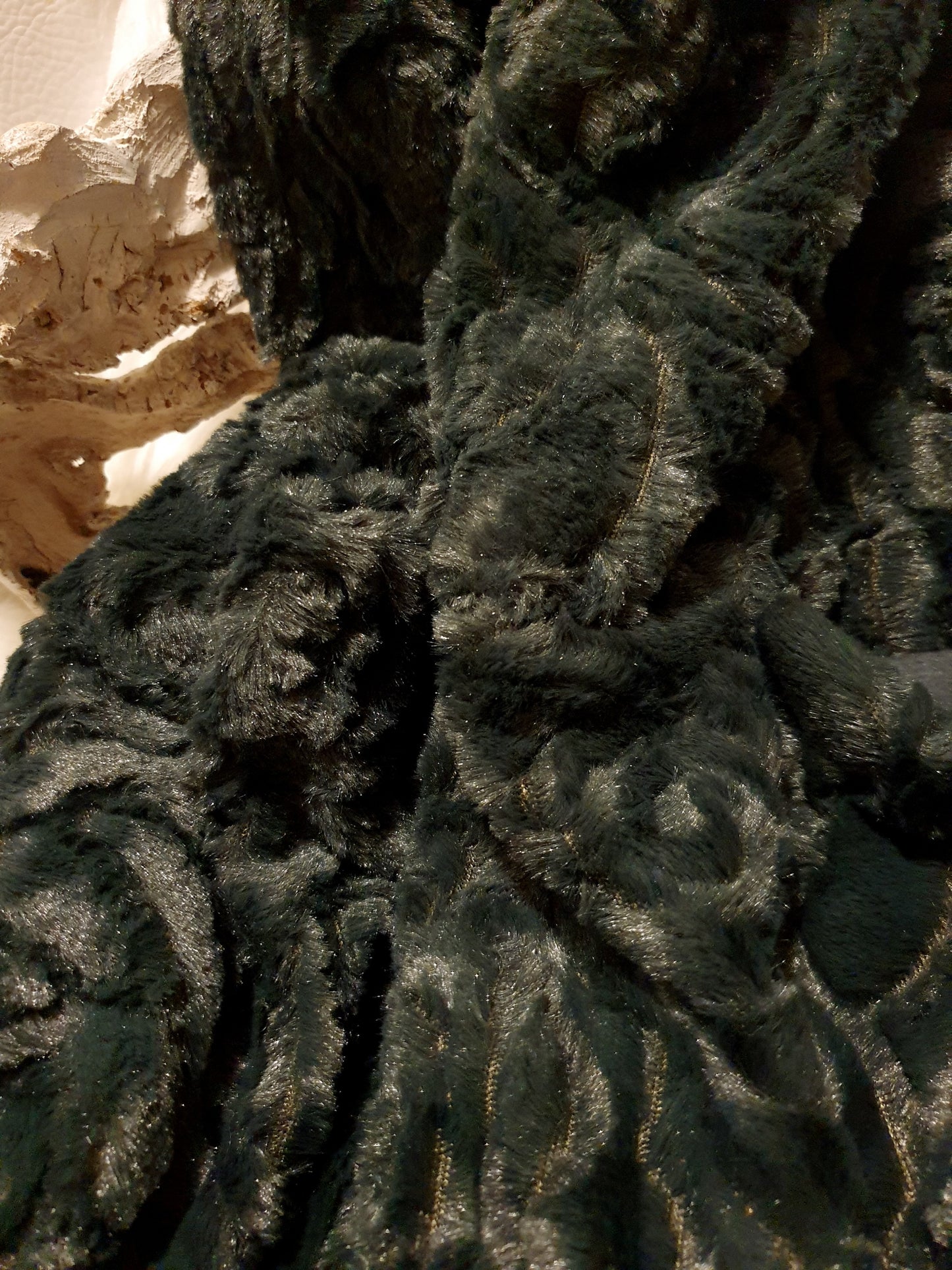 Schal/ Stola aus Kunstfell mit Taschen in Dunkelgrün