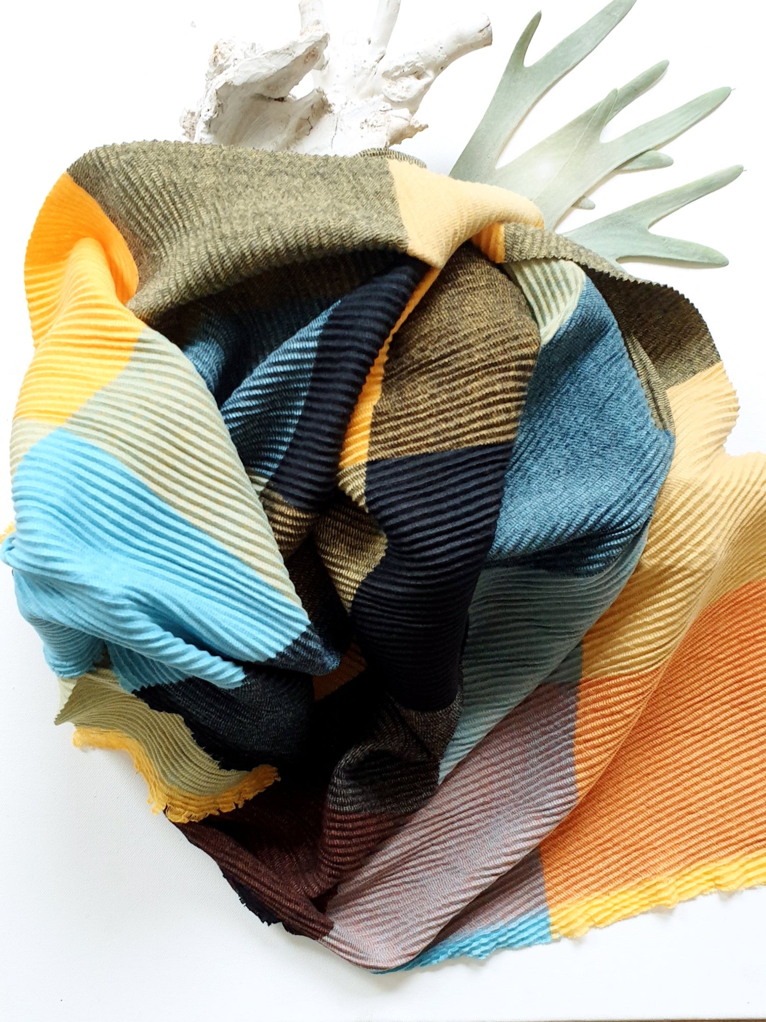 schal-rippen-bunt-gelb-türkis-1