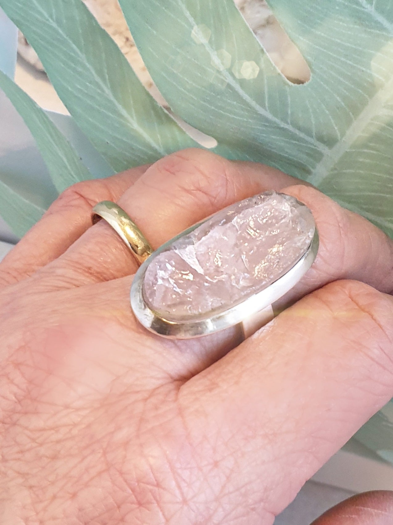 Sterlingsilberring mit großem Rosenquarz