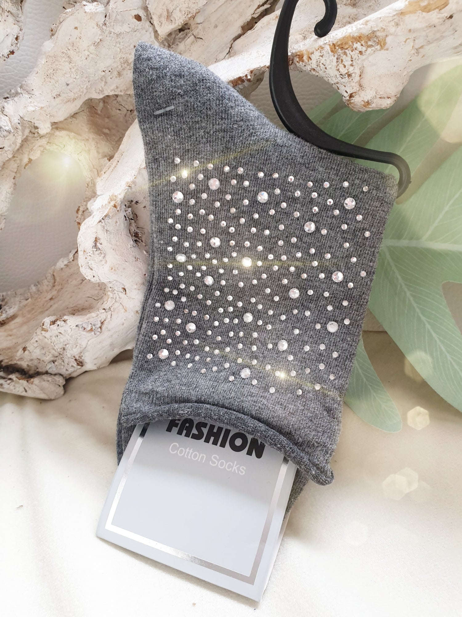 Graue Socken mit Glitzer und Strass 