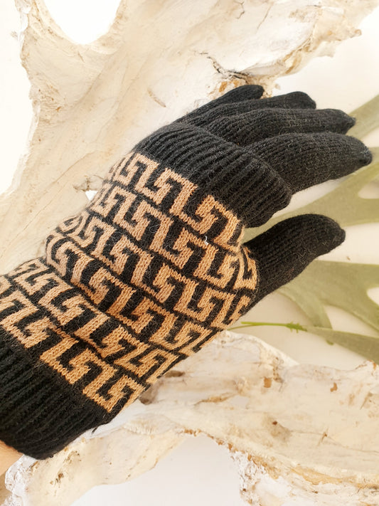 strickhandschuhe-schwarz-camel-2-teilig-1