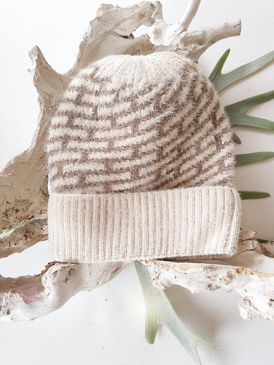 Mütze Beanie Strickmütze Kappe / weich und kuschelig gefüttert / BEIGE TAUPE