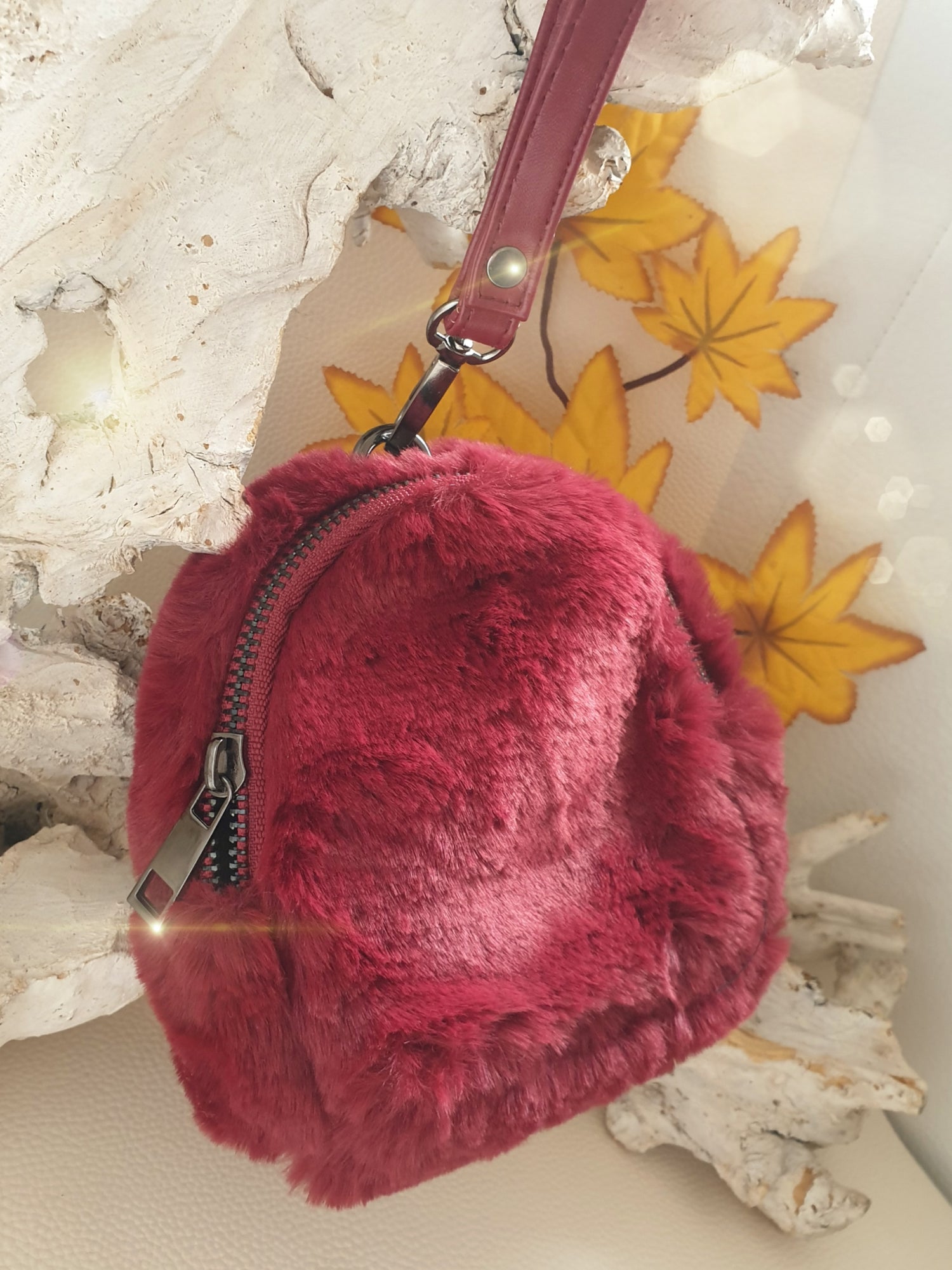 Mini bag taschenanhänger oder Schlüsselanhänger aus Kunstfell in Rot