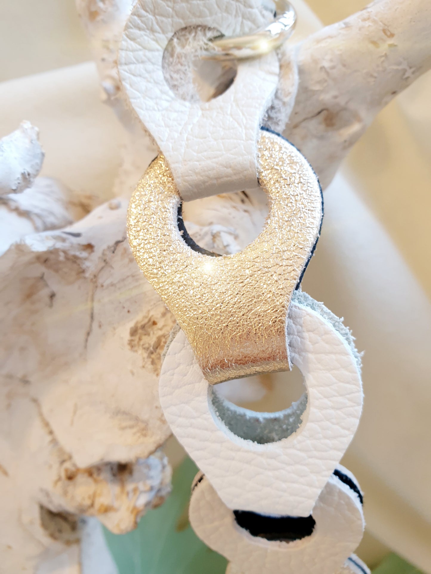 Taschengurtverlängerung aus Leder in Weiß Gold Creme Beige