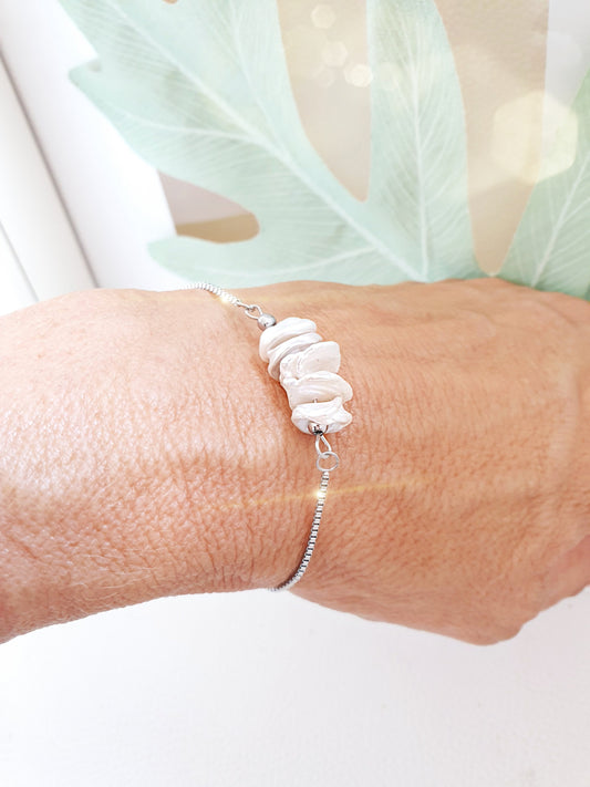 Perlenarmband Edelstahl Barockperlen Creme Weiß Tragefoto